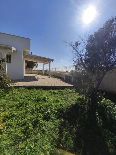 Luminosa e Moderna Villetta con Vista Mare e Giardino Privato