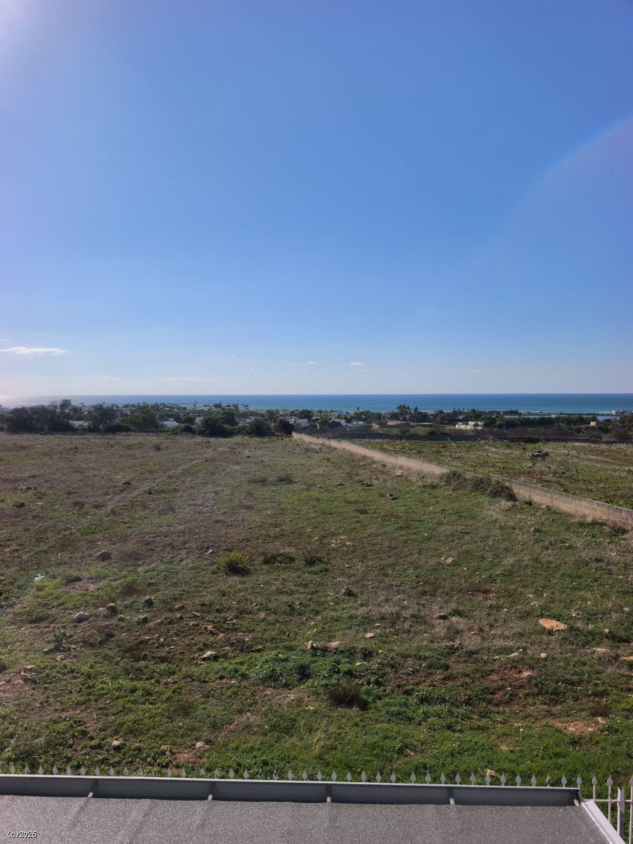 Luminosa e Moderna Villetta con Vista Mare e Giardino Privato