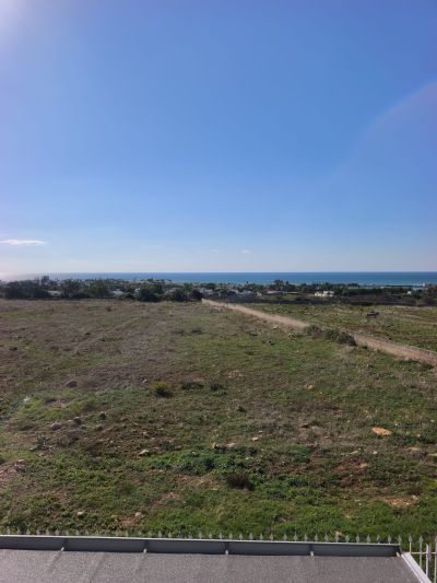 Luminosa e Moderna Villetta con Vista Mare e Giardino Privato